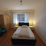 Gemuetliches Privatzimmer Mit Franzoesischem Doppelbett An Der Universitaetsklinik Mainz