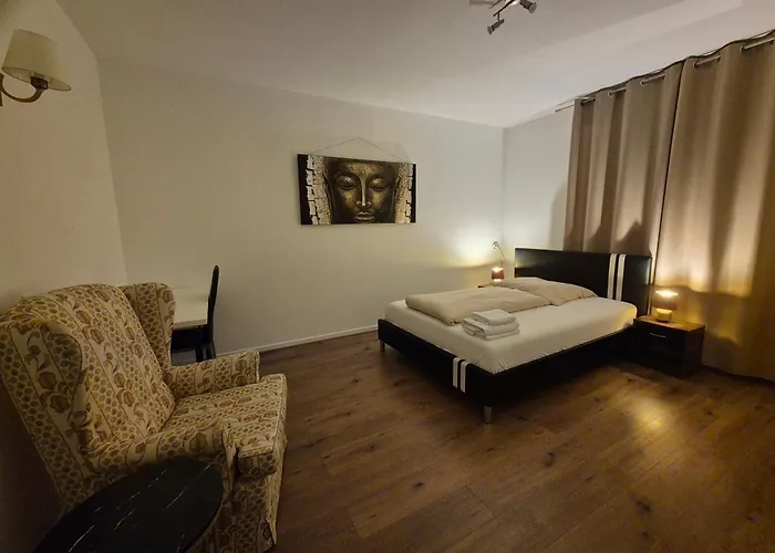 Gemuetliches Privatzimmer Mit Franzoesischem Doppelbett An Der Universitaetsklinik Mainz